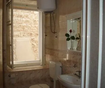 Guest house Liza Trogir