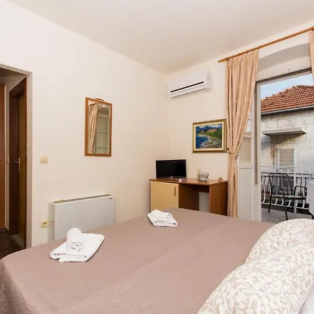 Guest house Liza 3*