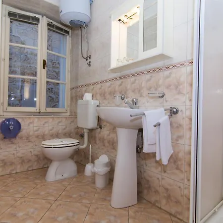 Guest house Liza 3*