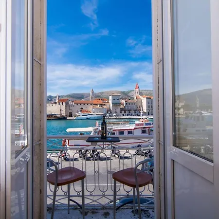 Liza Trogir